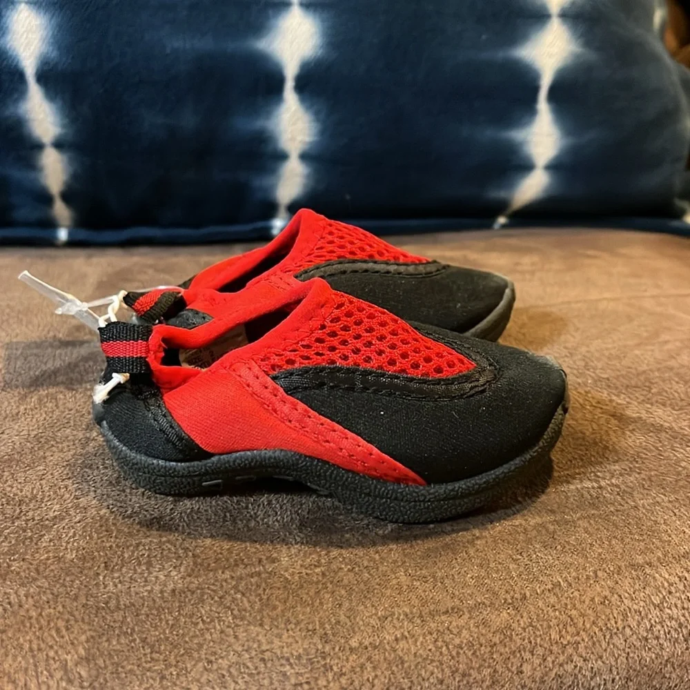 Koala Kids Water Beach Pool Shoes Sneakers new red Baby Infant Boys Girls Size 2